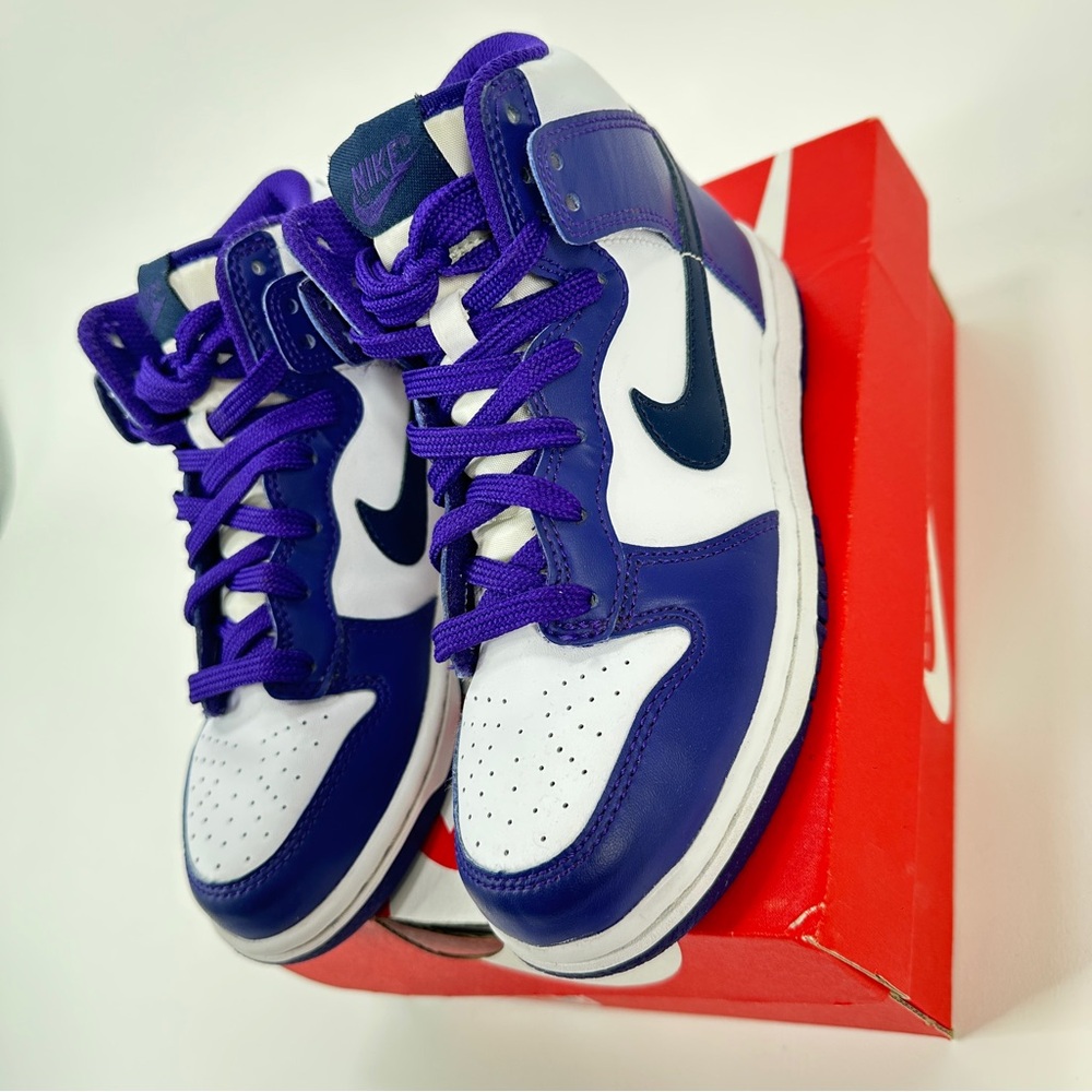 NIKE
DUNK HIGH PS
"ELECTRO PURPLE MIDNGHT NAVY" SZ 1y